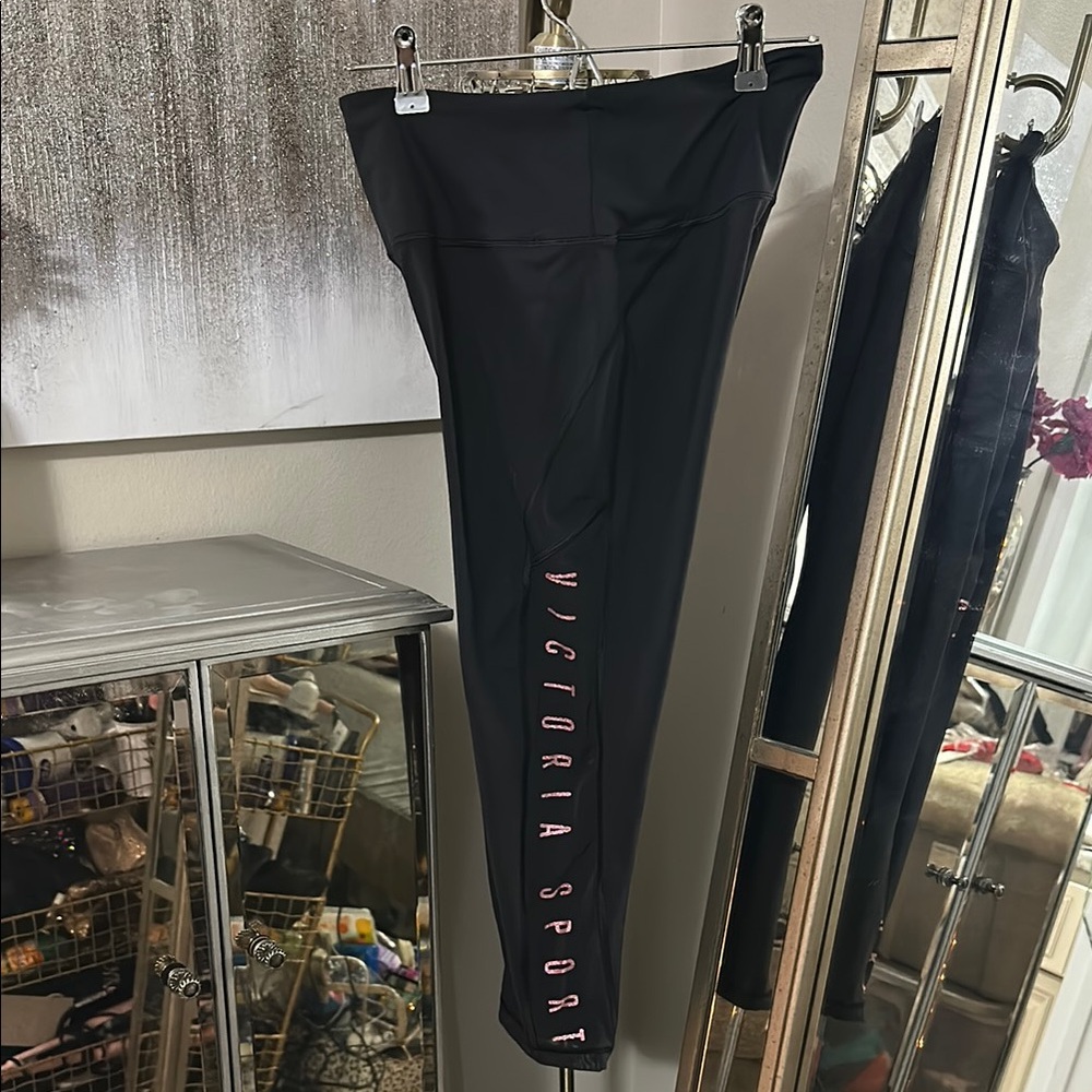Victoria Sport Black Leggings